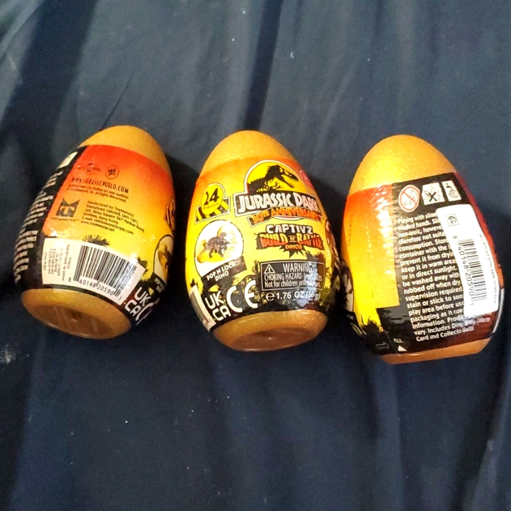 :Lot Of 3 Jurassic Park 30th Anniversary CAPTIVZ Build & Battle blind eggs